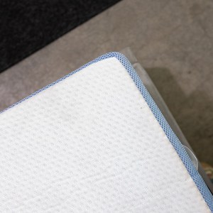 alpha-ZZ-CG4-150200-2958058 ΑΝΩΣΤΡΩΜΑ COOL GEL 4CM ΜΕ ΑΠΟΣΜΩΜΕΝΟ ΚΑΛΥΜΜΑ 150X200X4CM