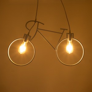 glo-01300-01300_3 GLOBOSTAR® BIKE 01300 VINTAGE ΚΡΕΜΑΣΤΟ ΦΩΤΙΣΤΙΚΟ ΦΙΓΟΥΡΑ ΔΙΦΩΤΟ 2 X E27 IP20 ΛΕΥΚΟ ΜΕΤΑΛΛΟ