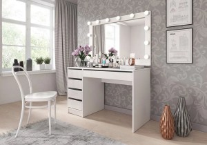 pol-16809379 ΤΟΥΑΛΕΤΑ COURTNEY-LEUKO