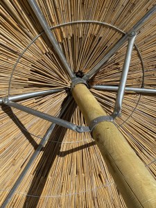 tesias-01543-01543-02-omprela-paralias-psathini-epaggelmatiki-xrisi ΨΑΘΙΝΗ ΟΜΠΡΕΛΑ Φ210CM ΒΑΡΕΟΥ ΤΥΠΟΥ ΑΝΤΟΧΗΣ 7 ΜΠΟΦΟΡ-TESIAS GROUP